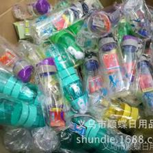 2017跑江湖地摊新宠 摔不破太空杯，5元模式引爆市场